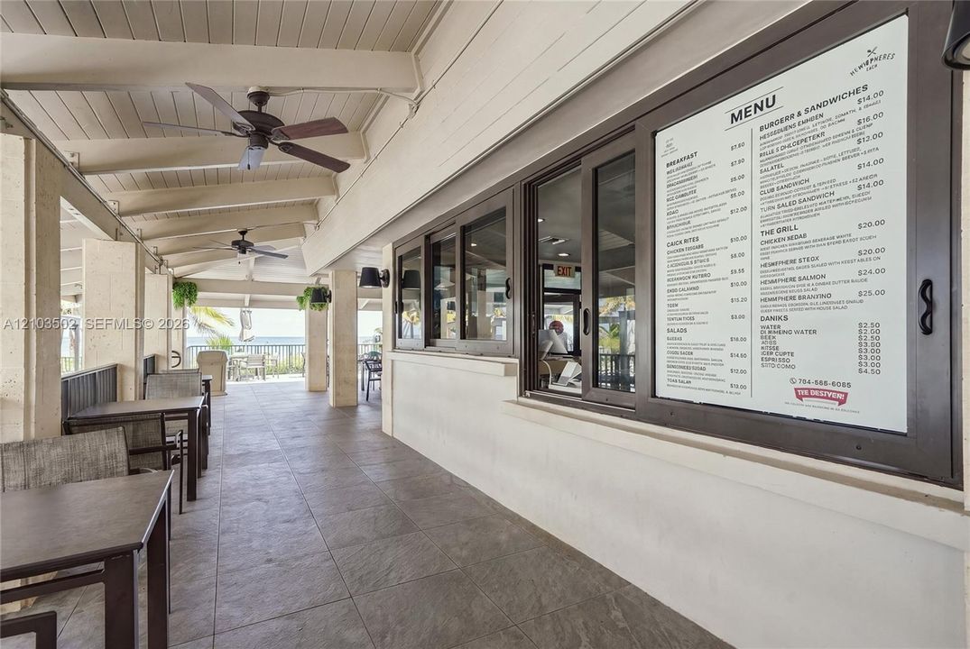Outdoor casual dining