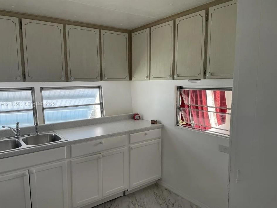 В аренду: $2,000 (3 спален, 2 ванн, 880 Квадратных фут)