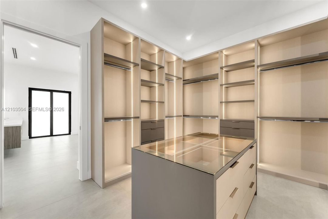 En Venta: $3,295,000 (5 camas, 4 baños, 0 Pies cuadrados)