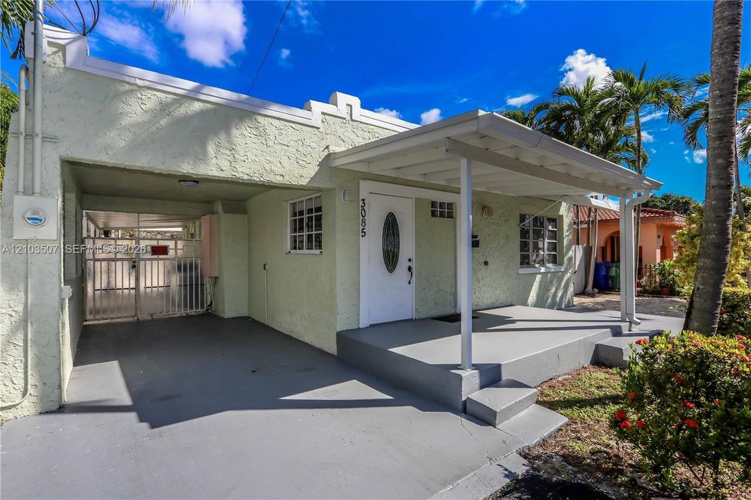 For Sale: $595,000 (3 beds, 2 baths, 1367 Square Feet)