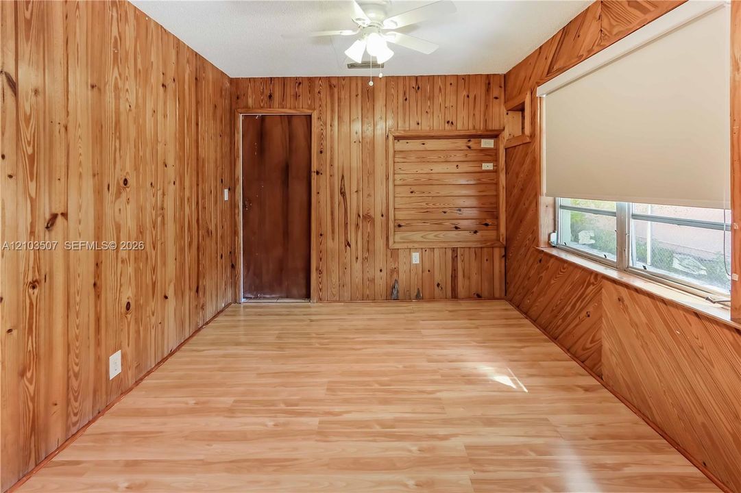 For Sale: $595,000 (3 beds, 2 baths, 1367 Square Feet)