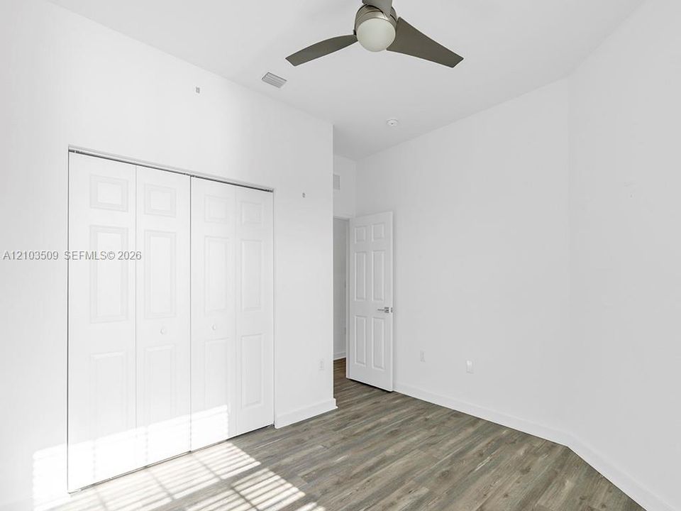 В аренду: $3,900 (3 спален, 2 ванн, 1391 Квадратных фут)
