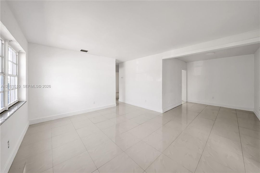 For Rent: $3,700 (3 beds, 3 baths, 2135 Square Feet)