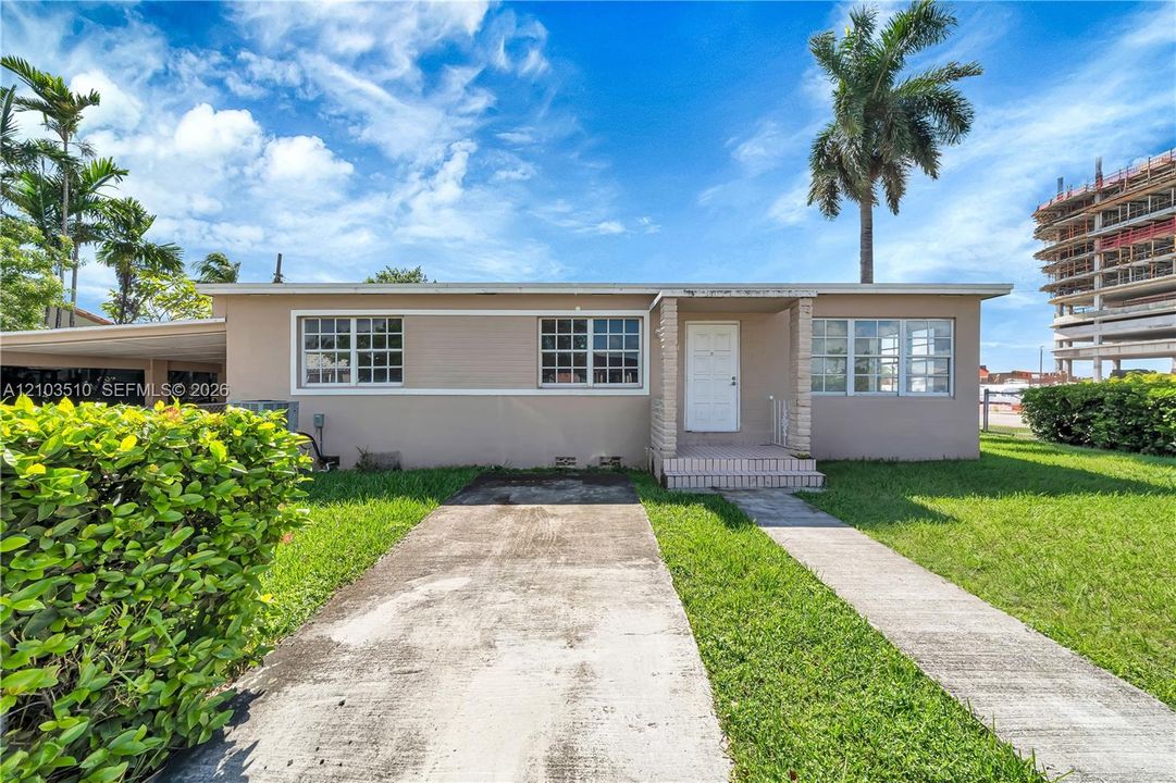 For Rent: $3,700 (3 beds, 3 baths, 2135 Square Feet)