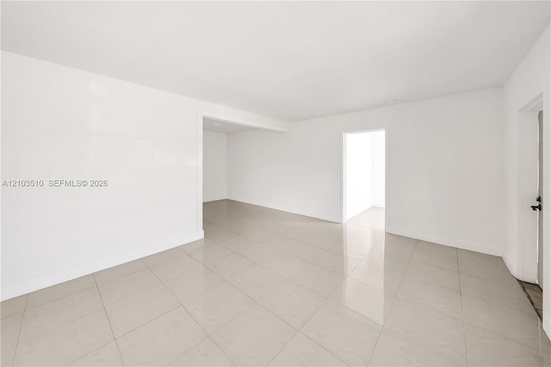 For Rent: $3,700 (3 beds, 3 baths, 2135 Square Feet)