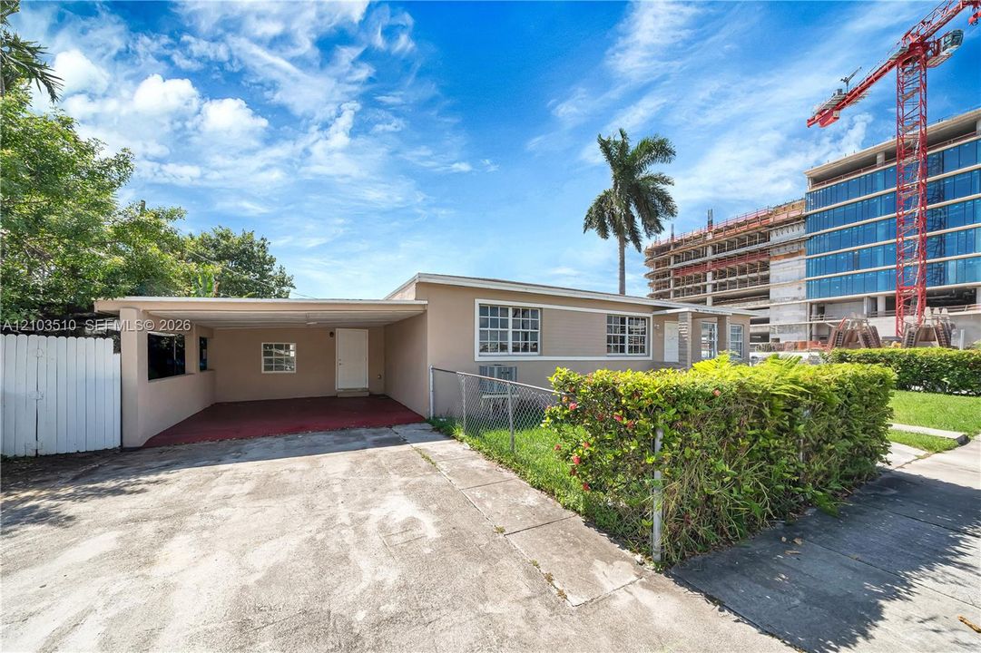 For Rent: $3,700 (3 beds, 3 baths, 2135 Square Feet)