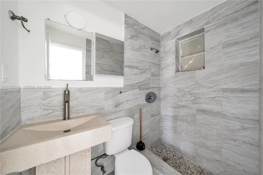 For Rent: $3,700 (3 beds, 3 baths, 2135 Square Feet)