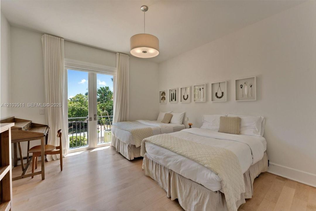 For Sale: $16,200,000 (5 beds, 6 baths, 5468 Square Feet)