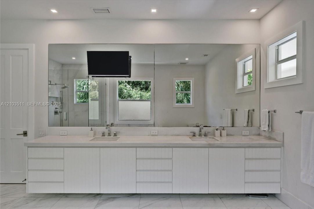 For Sale: $16,200,000 (5 beds, 6 baths, 5468 Square Feet)