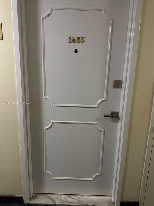 На продажу: $279,900 (0 спален, 1 ванн, 580 Квадратных фут)