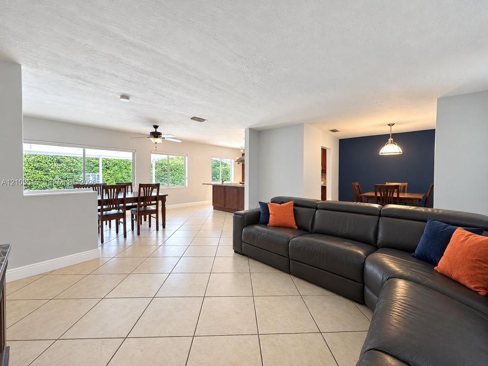 En Venta: $980,000 (3 camas, 1 baños, 1352 Pies cuadrados)