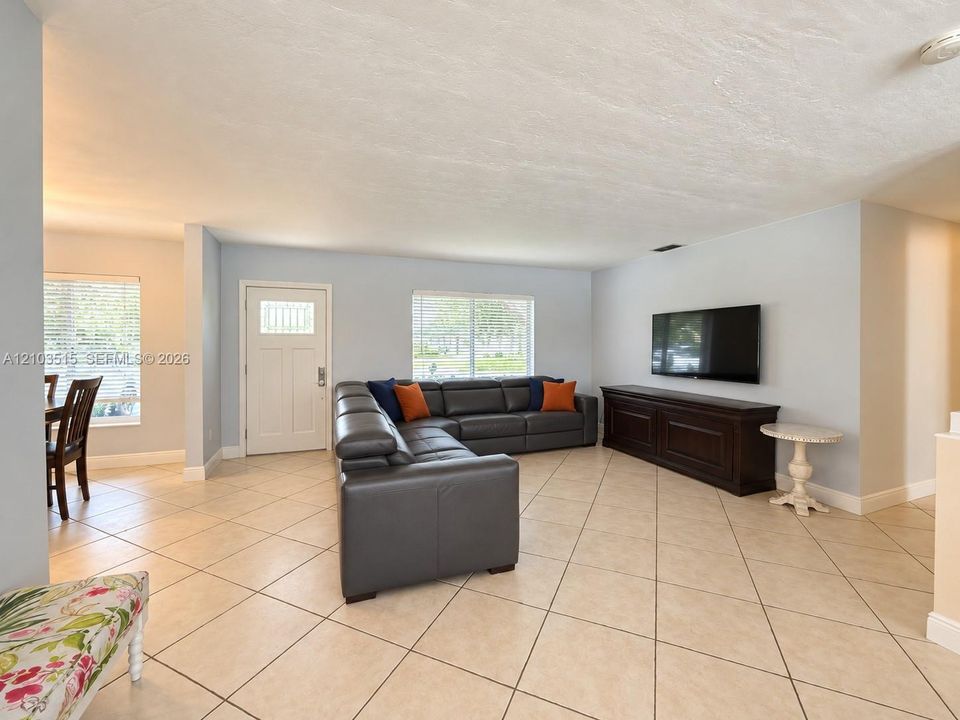 En Venta: $980,000 (3 camas, 1 baños, 1352 Pies cuadrados)