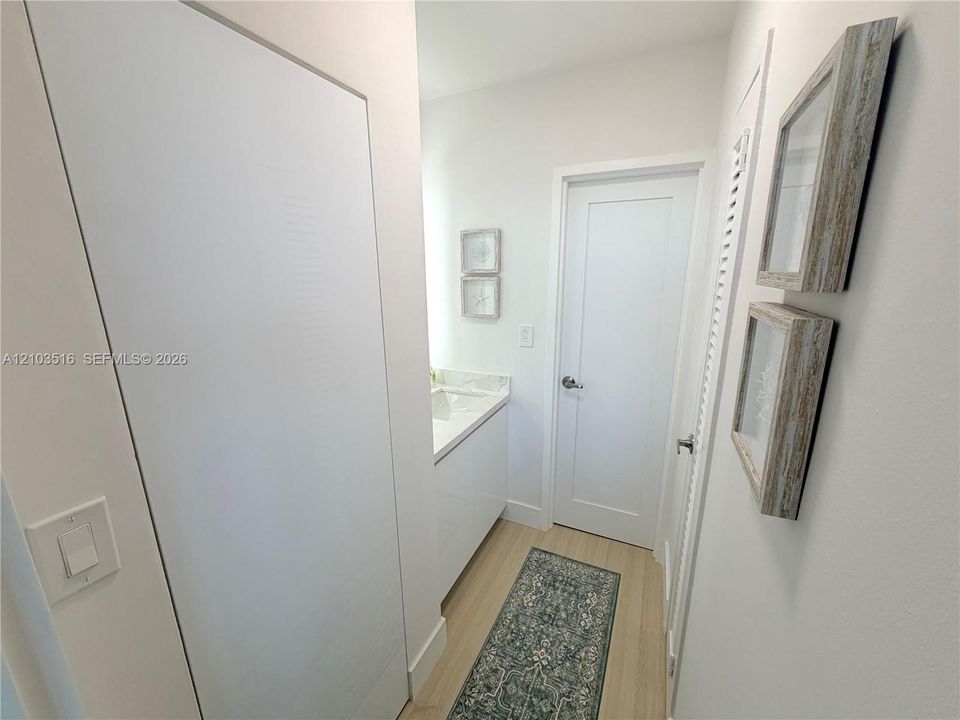 For Sale: $415,000 (0 beds, 1 baths, 518 Square Feet)