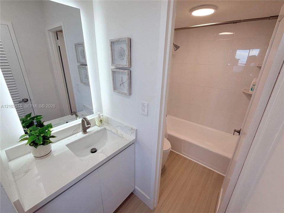 For Sale: $415,000 (0 beds, 1 baths, 518 Square Feet)