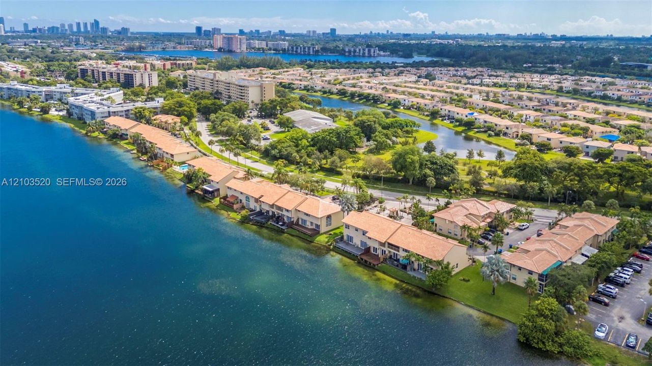 En Venta: $520,000 (3 camas, 2 baños, 2080 Pies cuadrados)