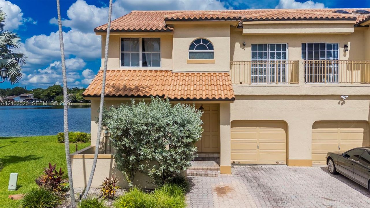 En Venta: $520,000 (3 camas, 2 baños, 2080 Pies cuadrados)