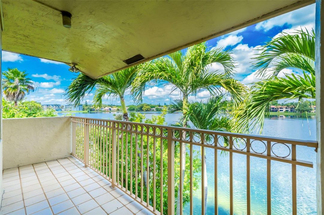 En Venta: $520,000 (3 camas, 2 baños, 2080 Pies cuadrados)
