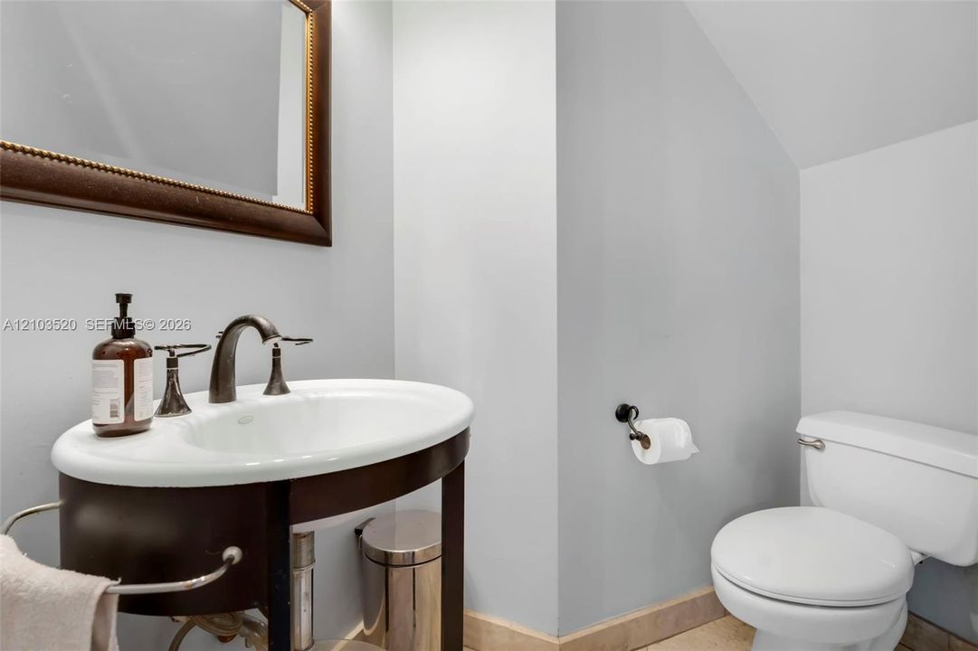 En Venta: $520,000 (3 camas, 2 baños, 2080 Pies cuadrados)