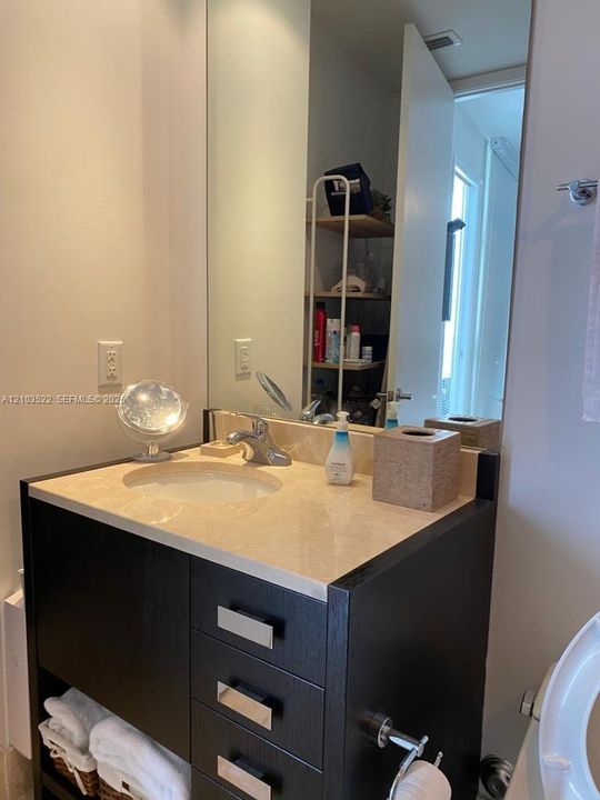 В аренду: $7,900 (2 спален, 2 ванн, 1614 Квадратных фут)