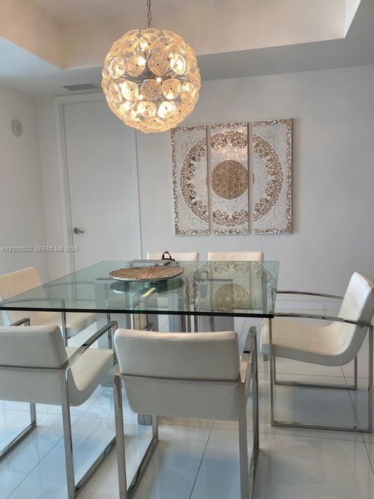 В аренду: $7,900 (2 спален, 2 ванн, 1614 Квадратных фут)