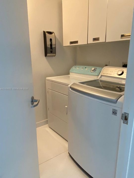 В аренду: $7,900 (2 спален, 2 ванн, 1614 Квадратных фут)