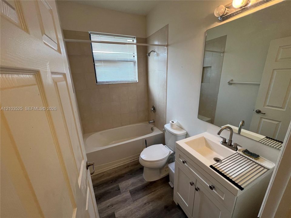 For Rent: $1,190 (1 beds, 1 baths, 2160 Square Feet)