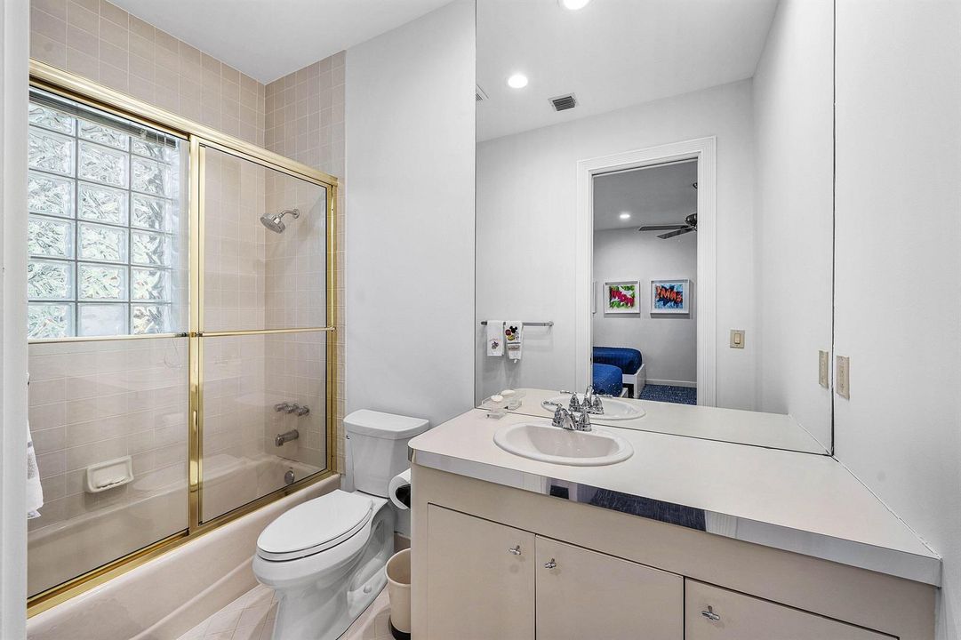 Guest bath3