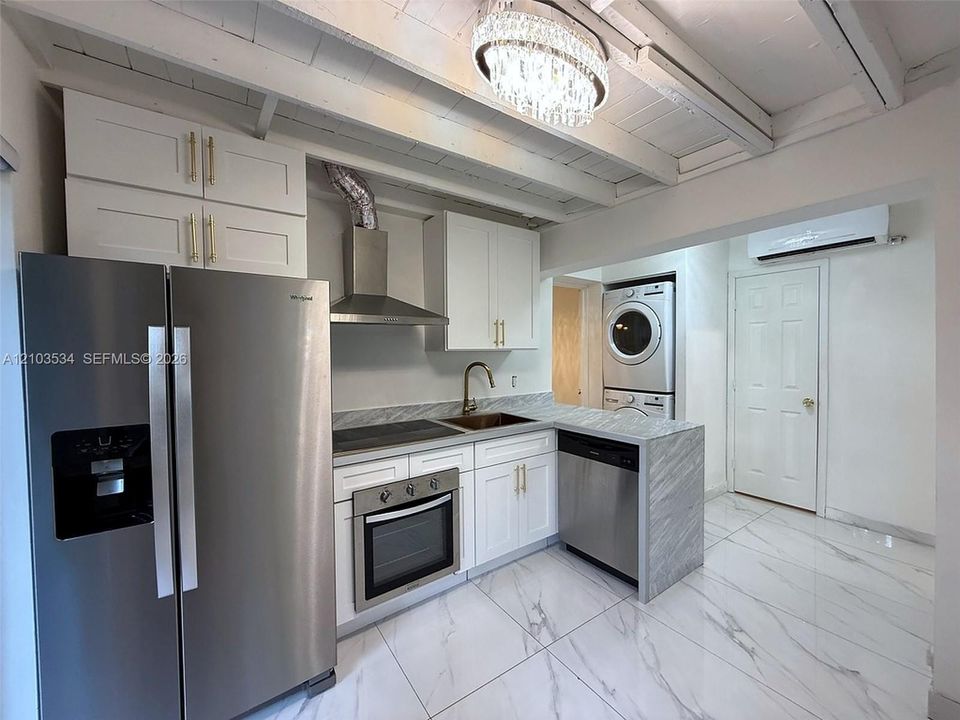 В аренду: $3,500 (2 спален, 2 ванн, 1984 Квадратных фут)