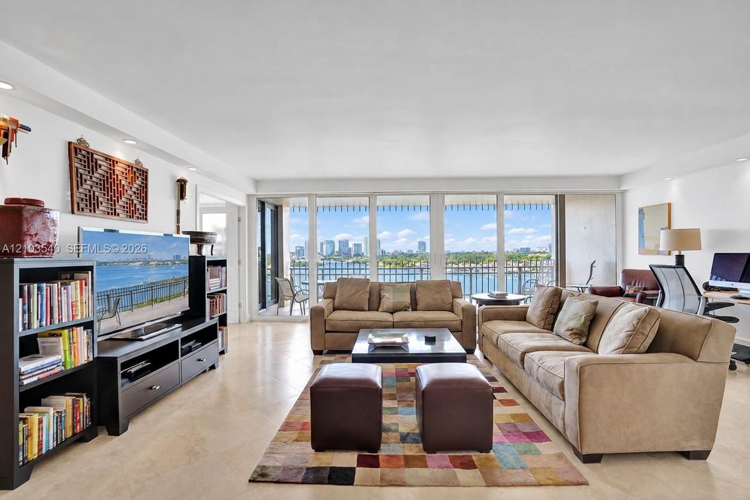 В аренду: $8,900 (2 спален, 2 ванн, 1642 Квадратных фут)