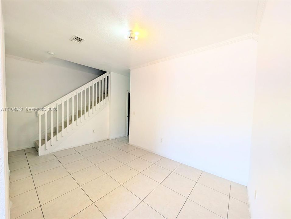 For Rent: $2,575 (4 beds, 2 baths, 1384 Square Feet)
