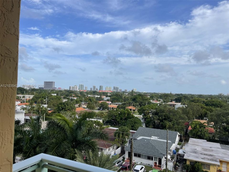 For Rent: $2,750 (2 beds, 2 baths, 828 Square Feet)