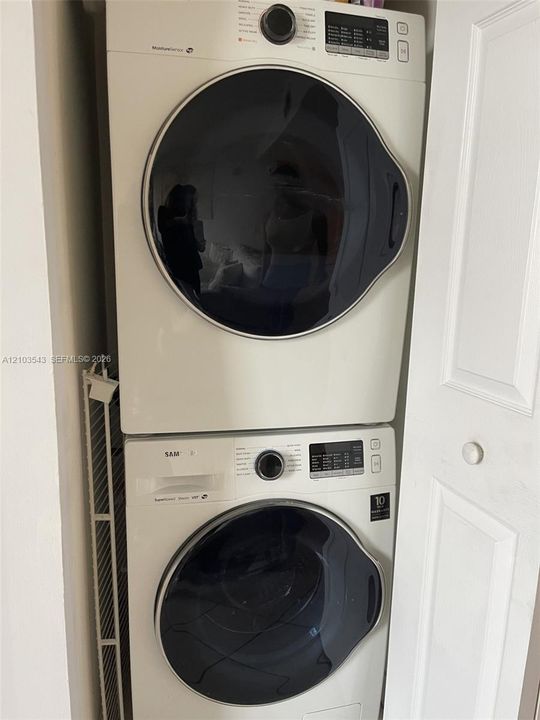 For Rent: $2,750 (2 beds, 2 baths, 828 Square Feet)