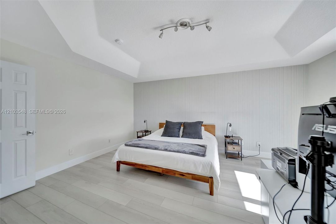 En Renta: $8,500 (5 camas, 4 baños, 3041 Pies cuadrados)