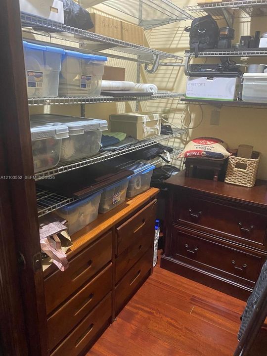 В аренду: $4,500 (4 спален, 3 ванн, 2504 Квадратных фут)