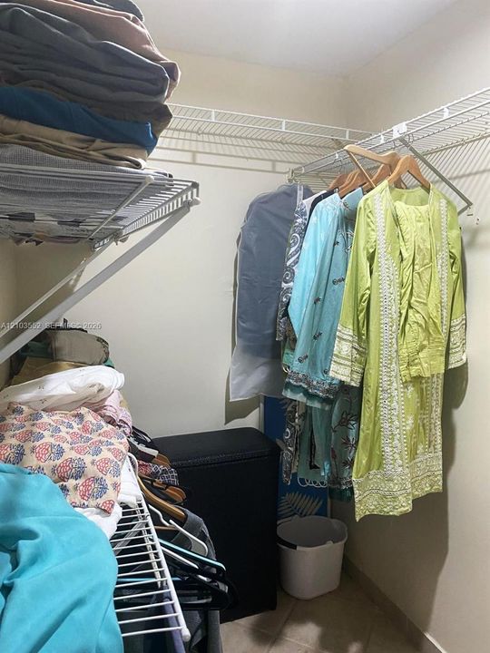 В аренду: $4,500 (4 спален, 3 ванн, 2504 Квадратных фут)
