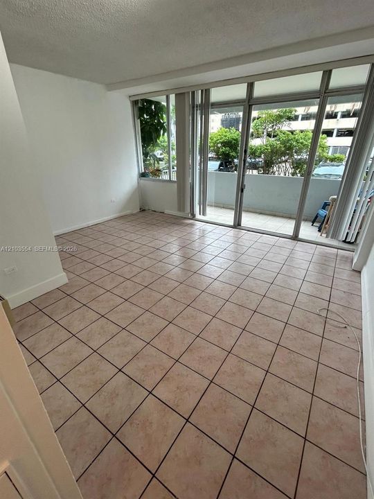 В аренду: $1,450 (0 спален, 1 ванн, 415 Квадратных фут)
