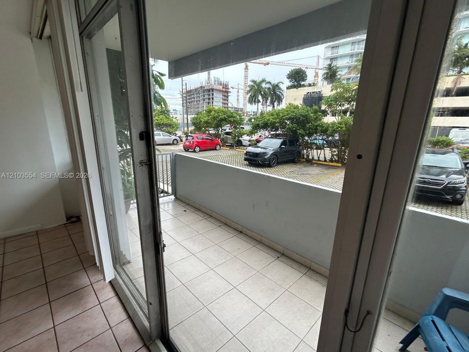 В аренду: $1,450 (0 спален, 1 ванн, 415 Квадратных фут)