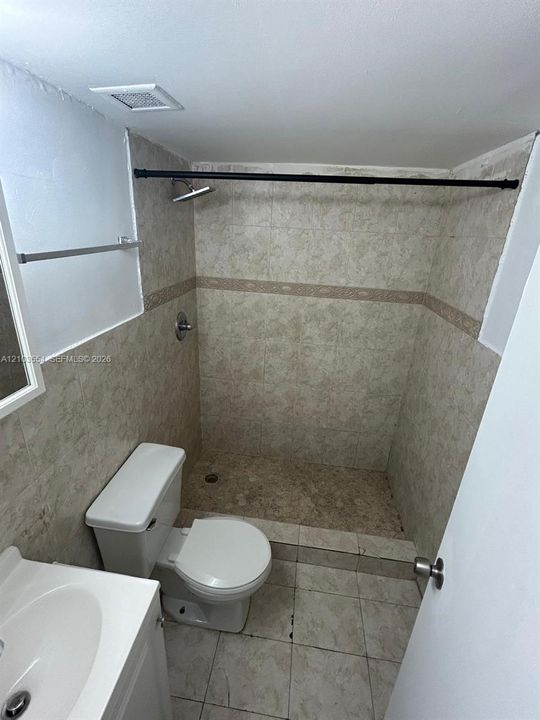 В аренду: $1,450 (0 спален, 1 ванн, 415 Квадратных фут)