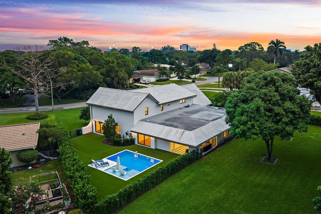 Pool & Side Yard