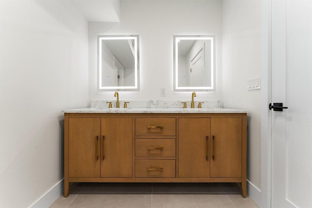1st FL Primary Bath