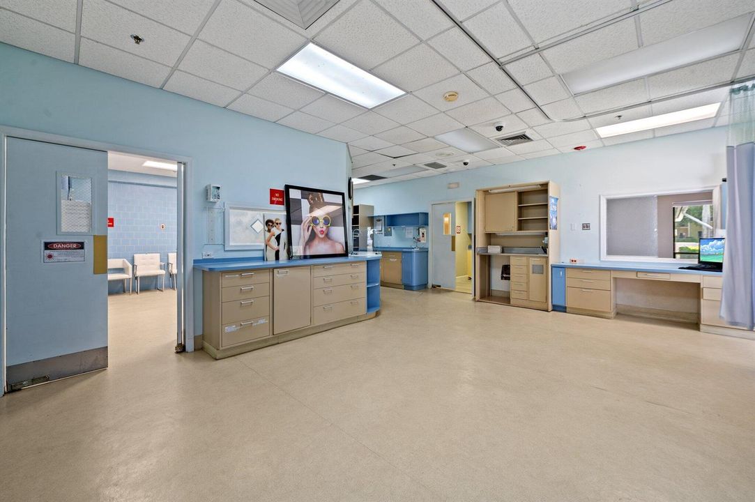 44-web-or-mls-1501-presidential-way-9-11
