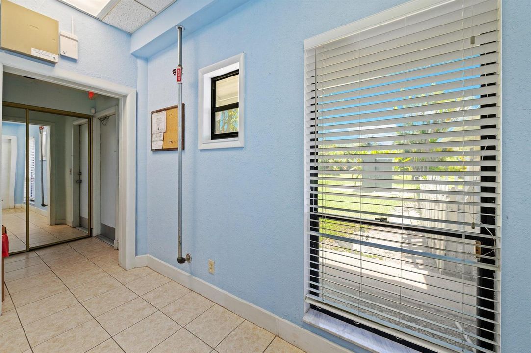 53-web-or-mls-1501-presidential-way-9-11