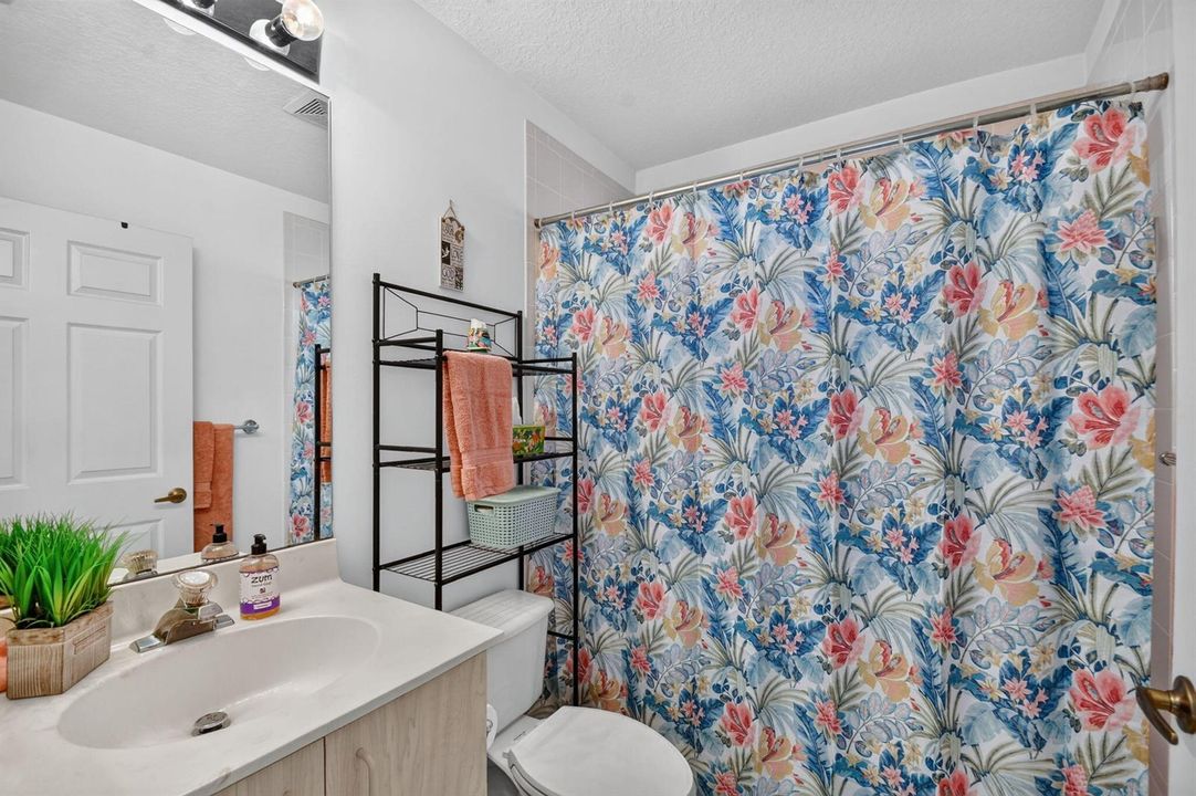 6829 Castlemain 33-web-or-mls-DSC_3797