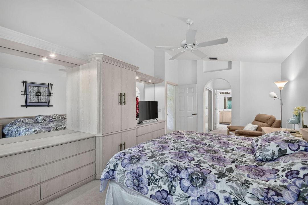 6829 Castlemain 24-web-or-mls-DSC_3839