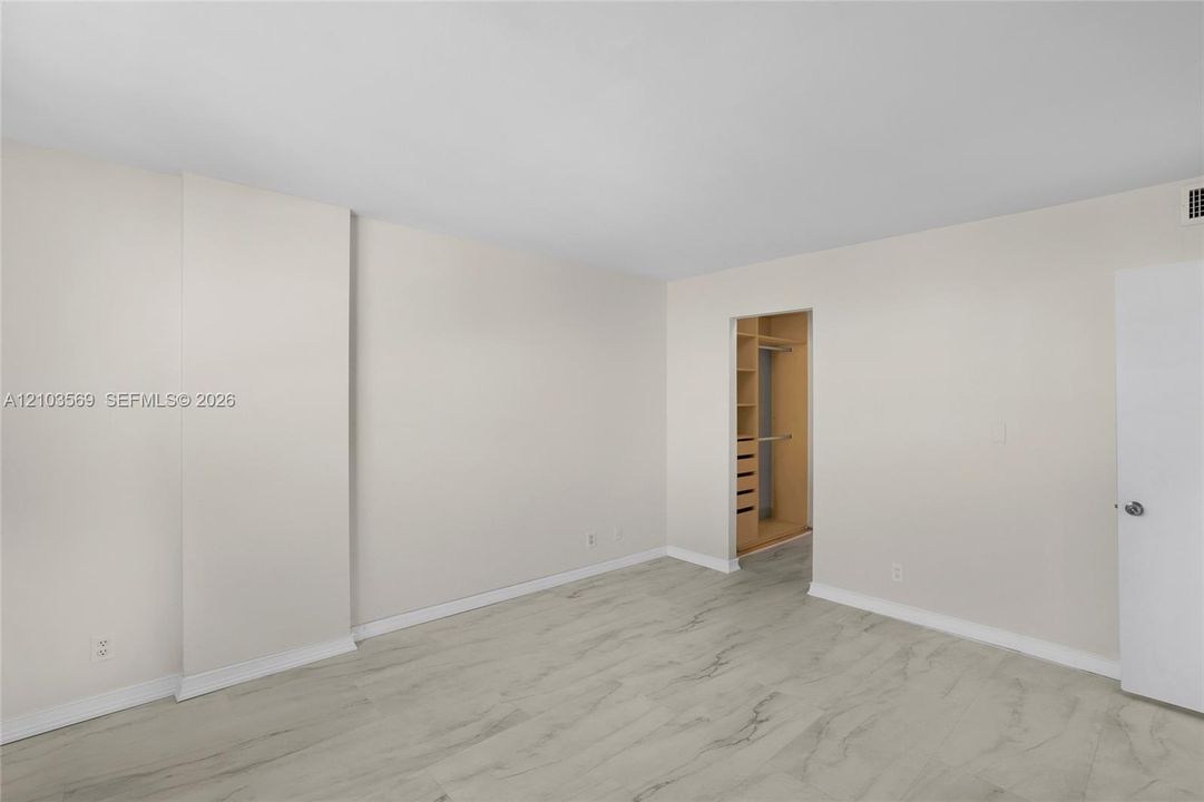 En Venta: $299,000 (2 camas, 2 baños, 1110 Pies cuadrados)