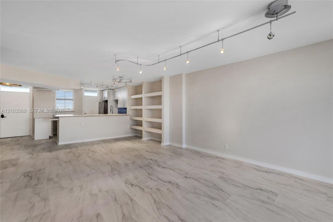 En Venta: $299,000 (2 camas, 2 baños, 1110 Pies cuadrados)