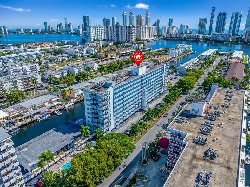 En Venta: $299,000 (2 camas, 2 baños, 1110 Pies cuadrados)