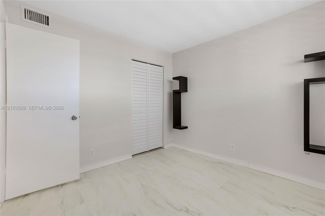 En Venta: $299,000 (2 camas, 2 baños, 1110 Pies cuadrados)