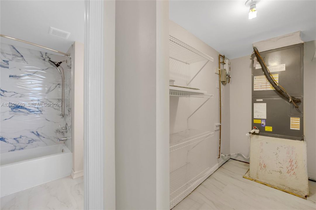 En Venta: $299,000 (2 camas, 2 baños, 1110 Pies cuadrados)