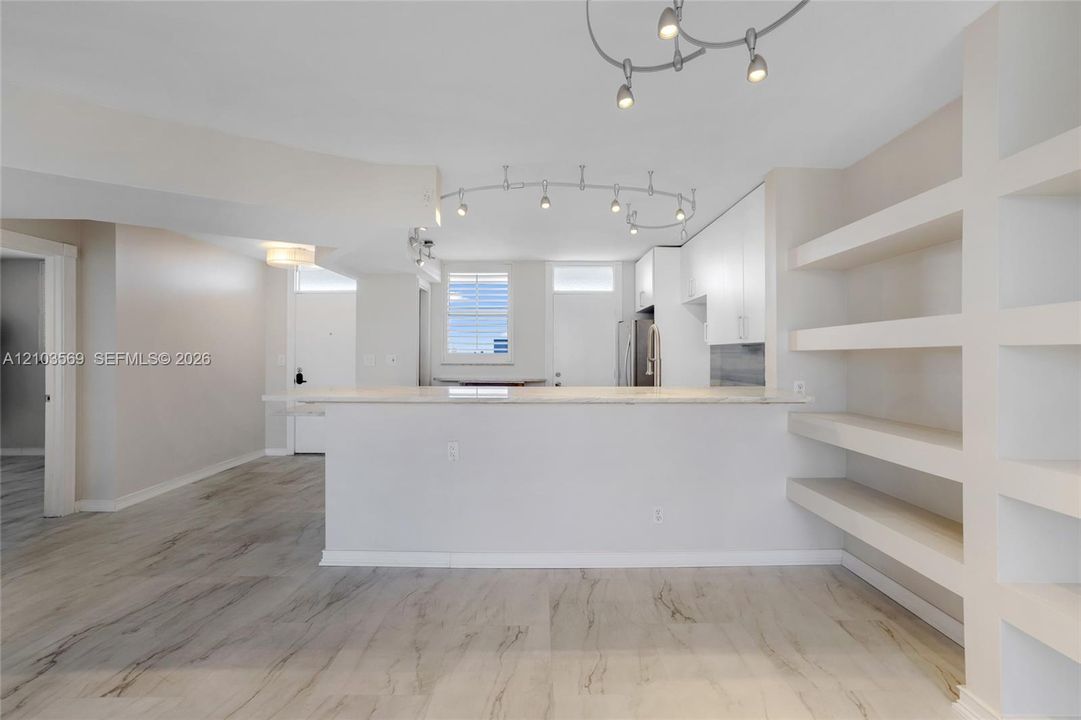 En Venta: $299,000 (2 camas, 2 baños, 1110 Pies cuadrados)